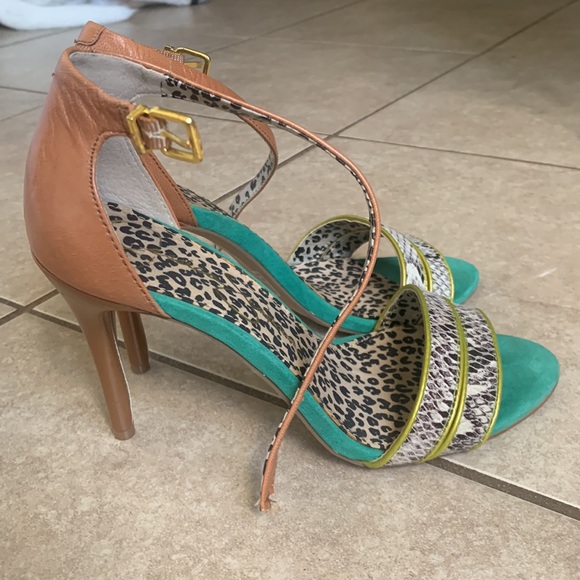 Jessica Simpson heels - Picture 2 of 4